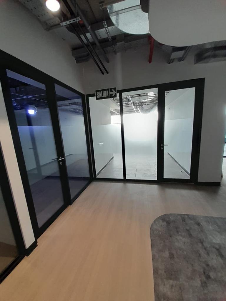 Divisiones de Oficina y Espejos Decorativos